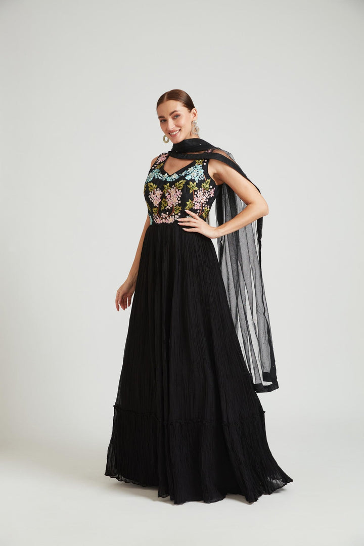 Neerus Black georgette embroidered kurta set - side view