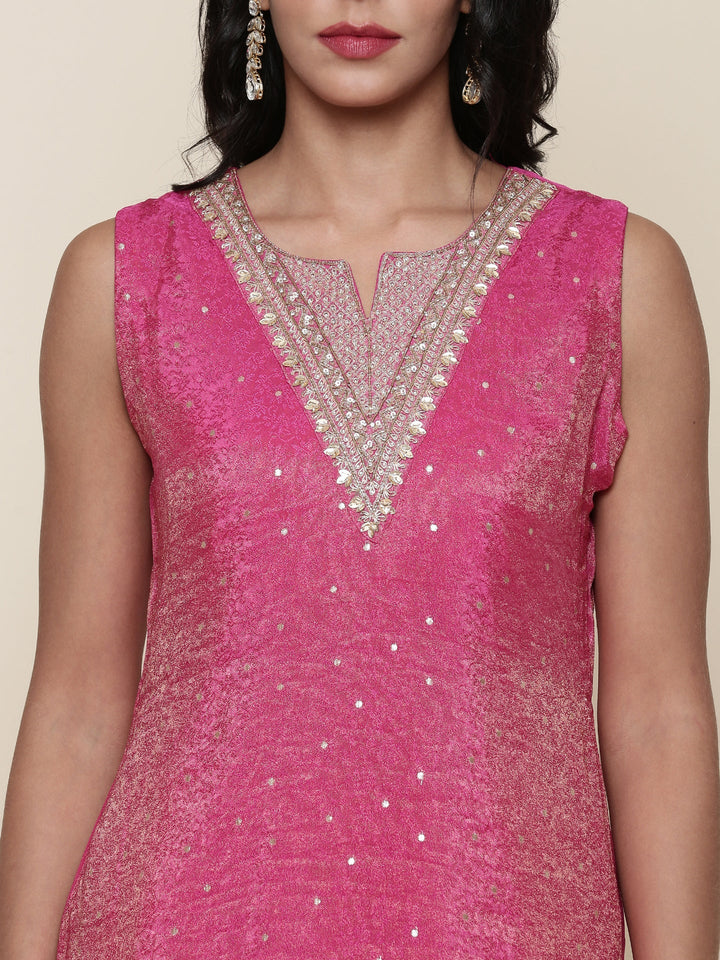 Neerus Pink tissue embroidered suit set - detail view 2