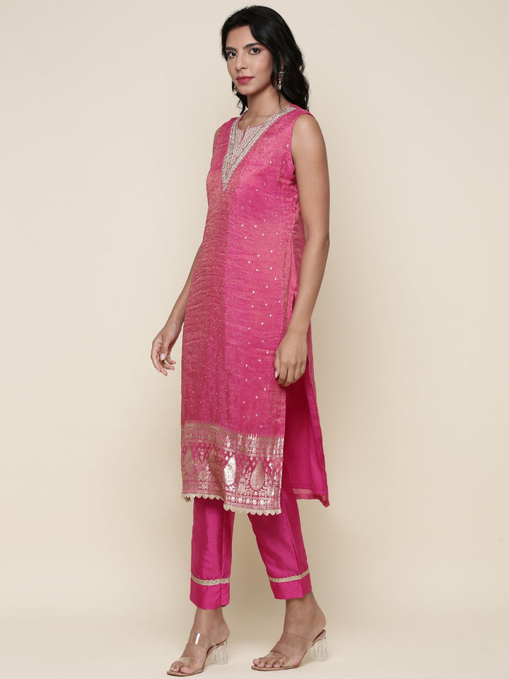 Neerus Pink tissue embroidered suit set - side view