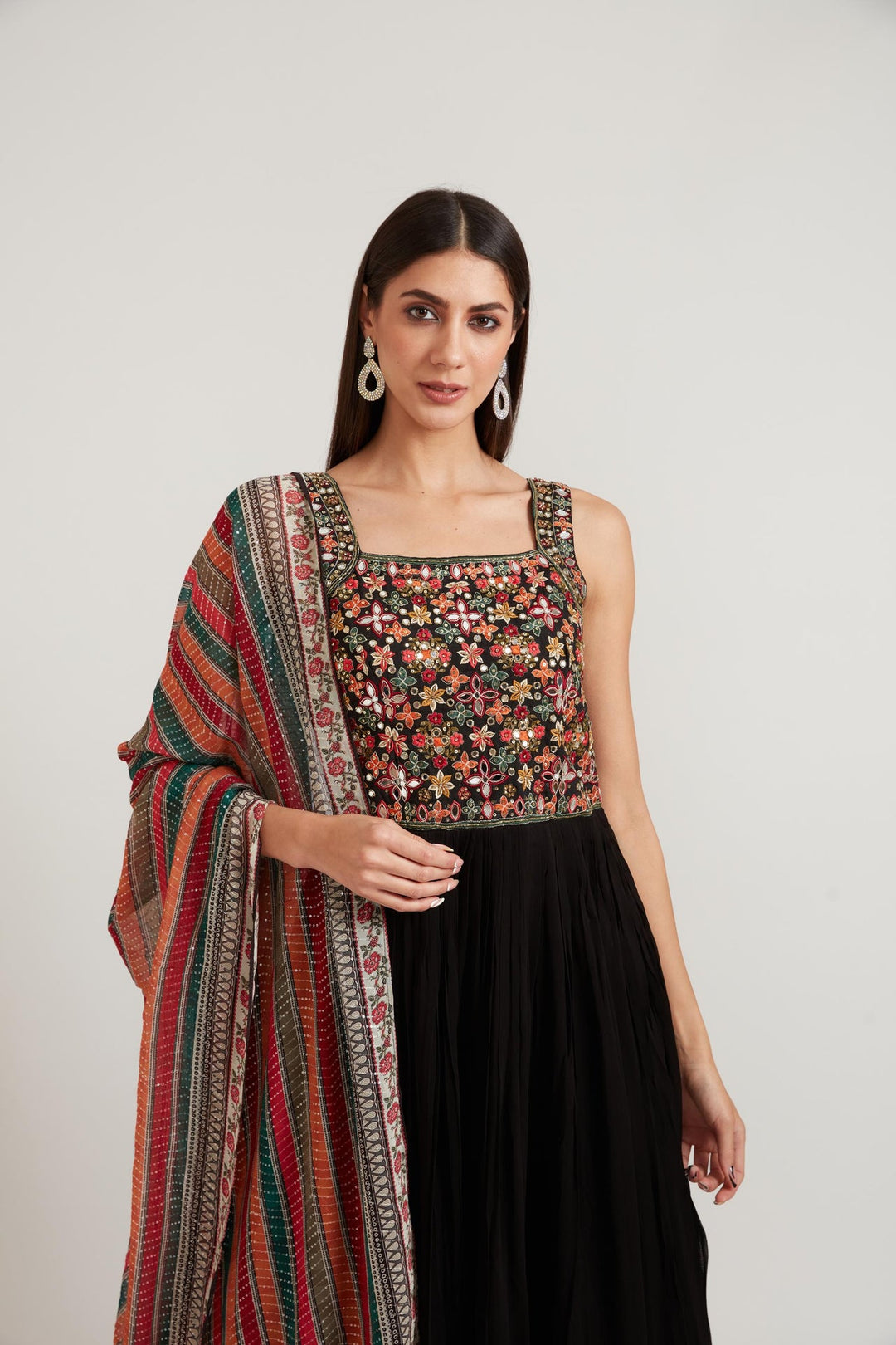 Neerus Black georgette embroidered Anarkali kurta set - back view