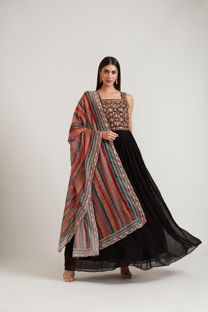 Neerus Black georgette embroidered Anarkali kurta set - front view