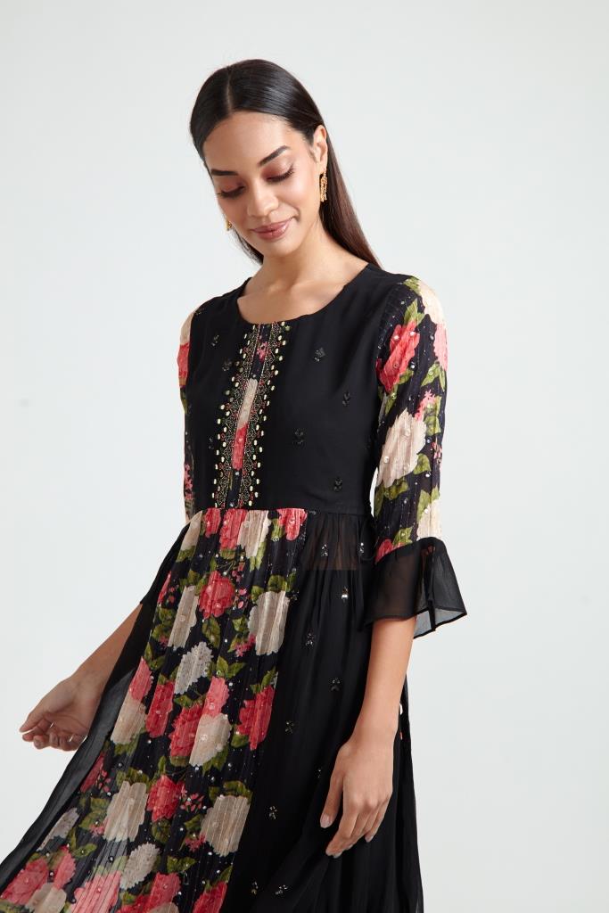 Neerus Black georgette embroidered suit set - side view