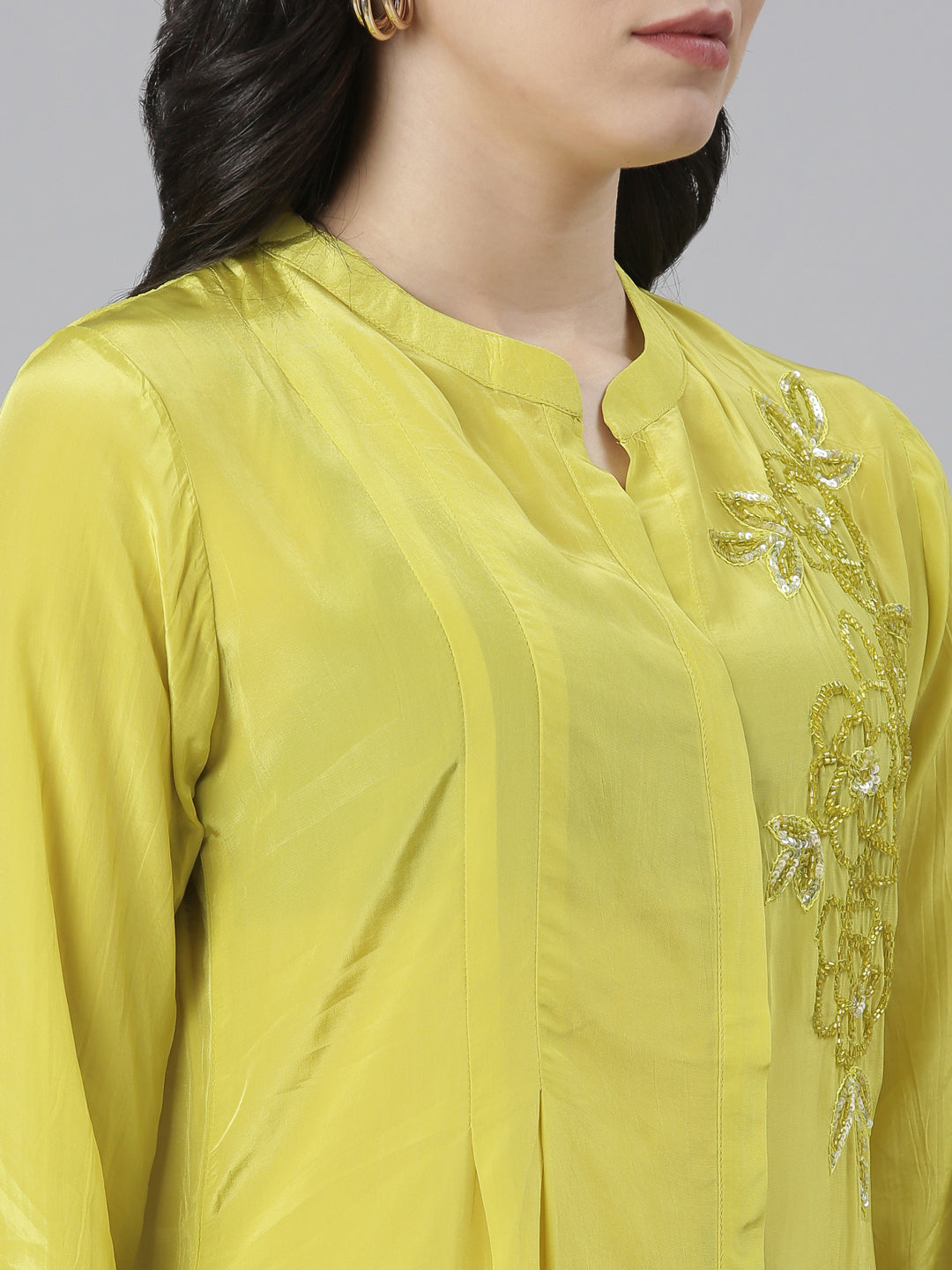 Neerus Green solid straight kurta set with trouser - detail view 2