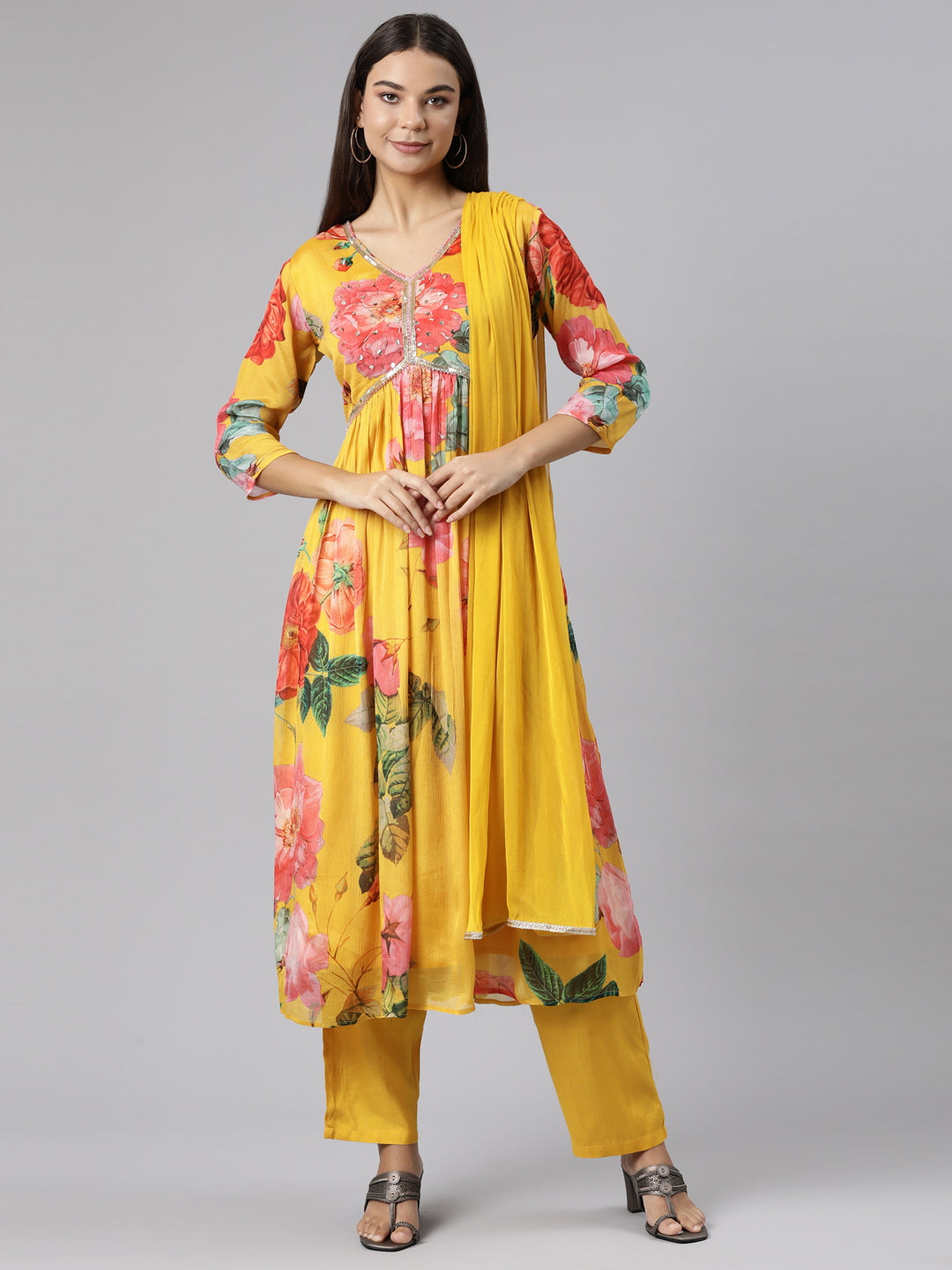 Neerus Yellow solid straight suit set - front view