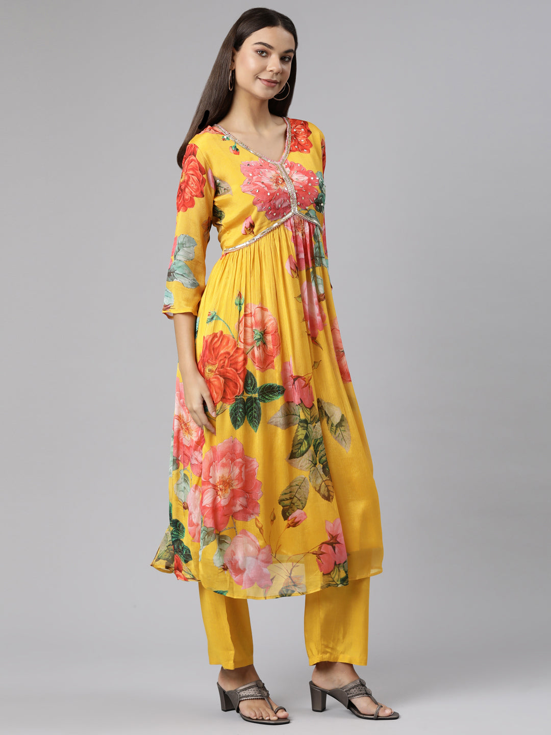 Neerus Yellow solid straight suit set - back view