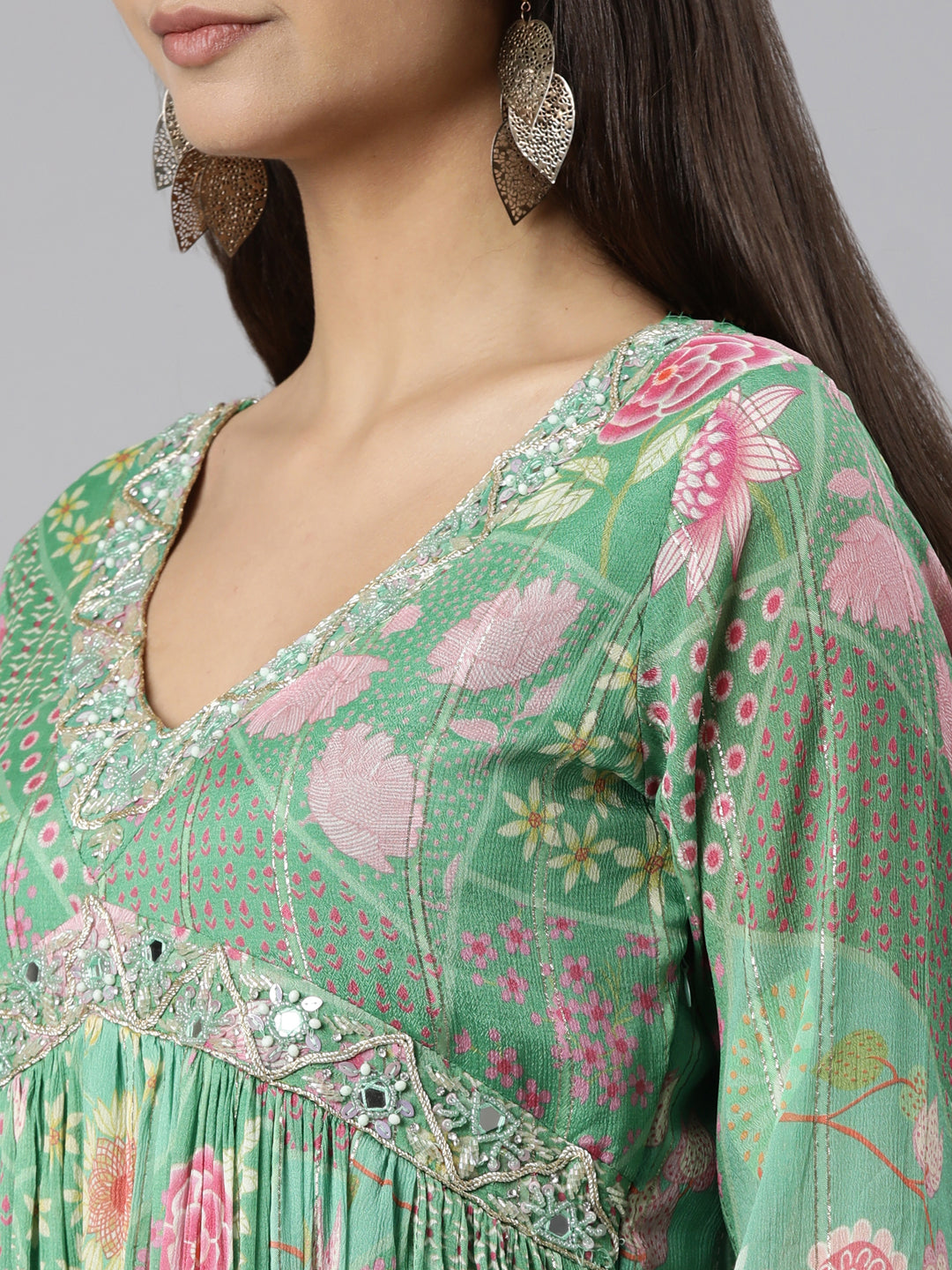 Neerus Green floral printed flared dress - detail view 1