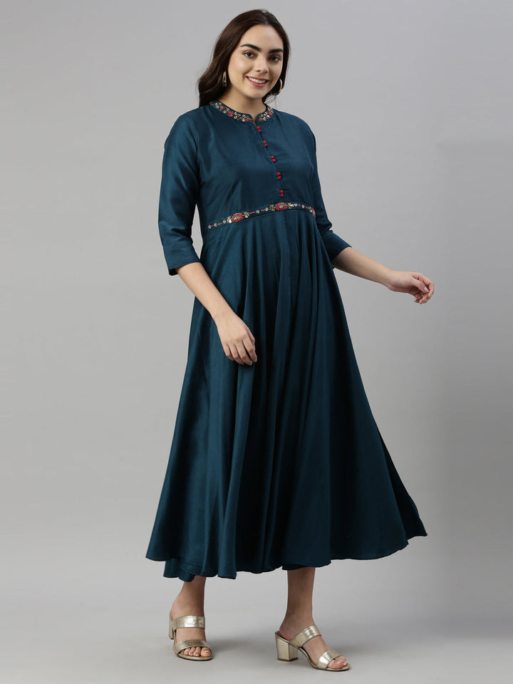 Neerus Green silk woven kurti - detail view 1