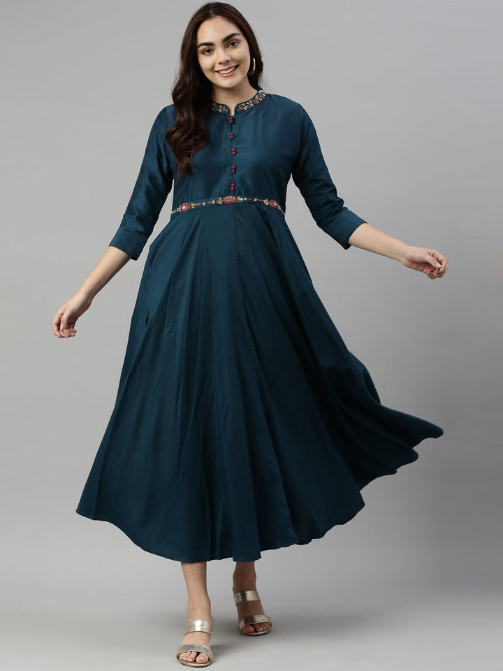 Neerus Green silk woven kurti - detail view 3