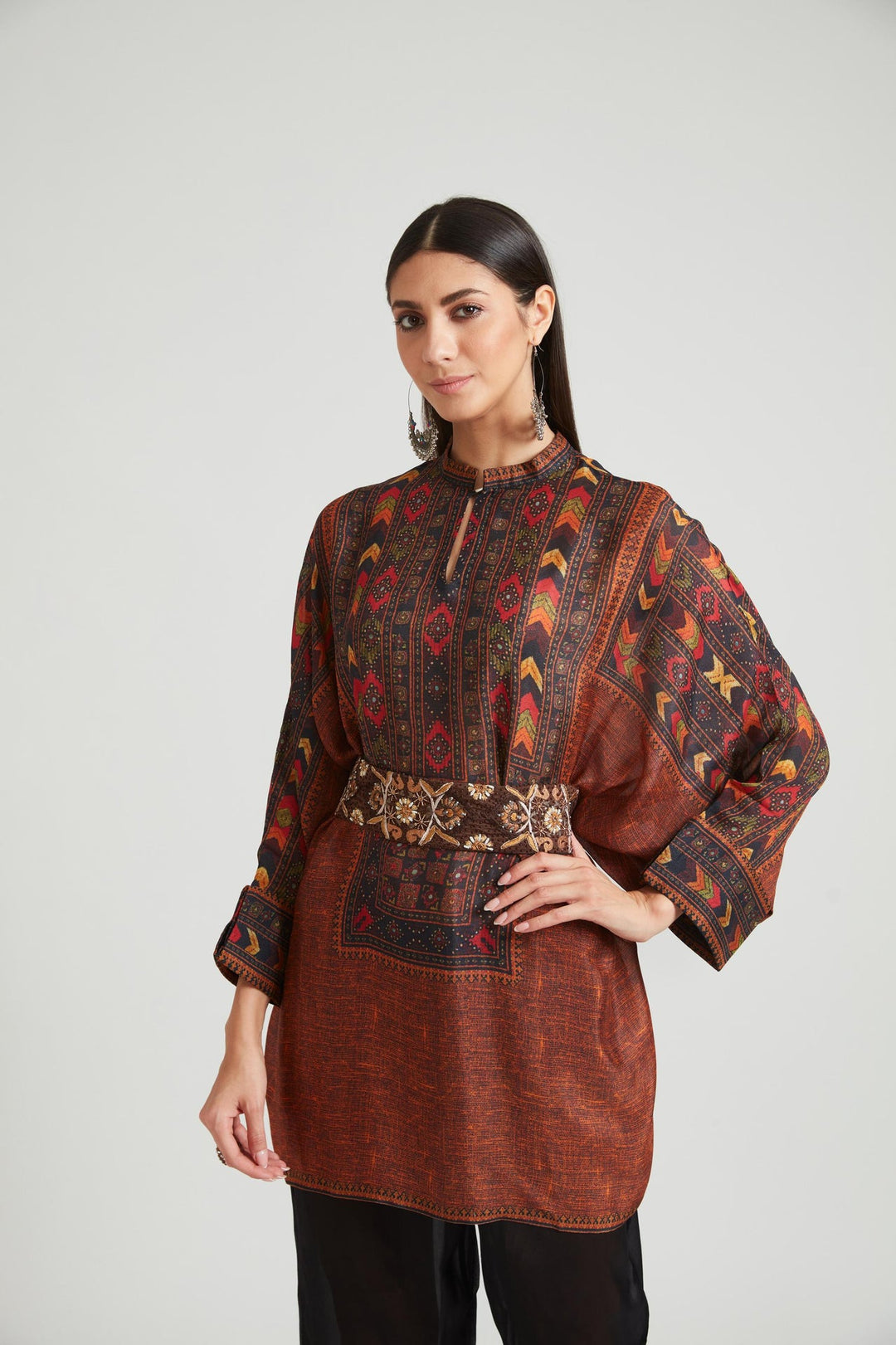 Neerus Maroon Chanderi ethnic kurta set - back view