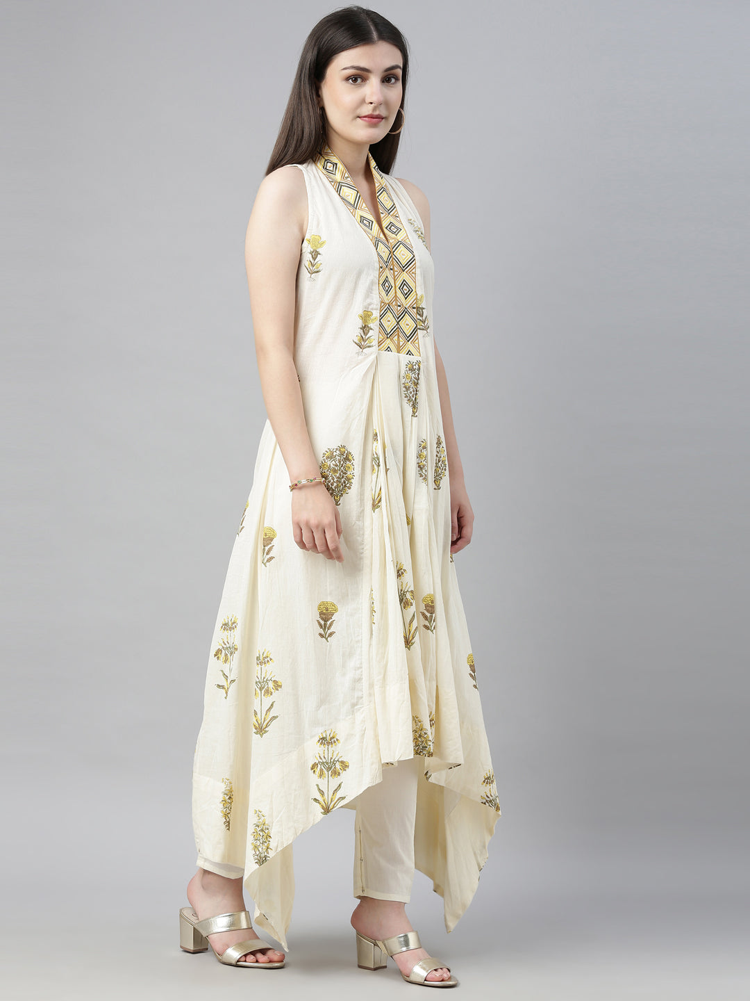 Neerus White cotton printed kurta set - detail view 1