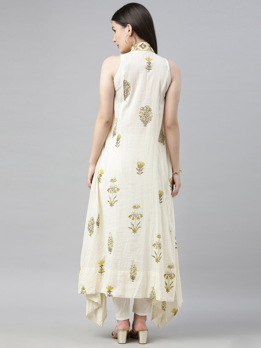 Neerus White cotton printed kurta set - detail view 2