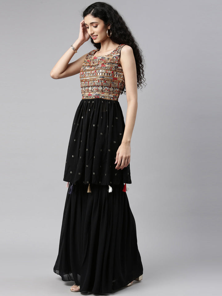 Neerus Black Georgette Kurta Set - detail view 3