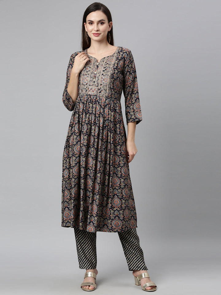 Neerus Blue shantoon printed kurta set - detail view 6