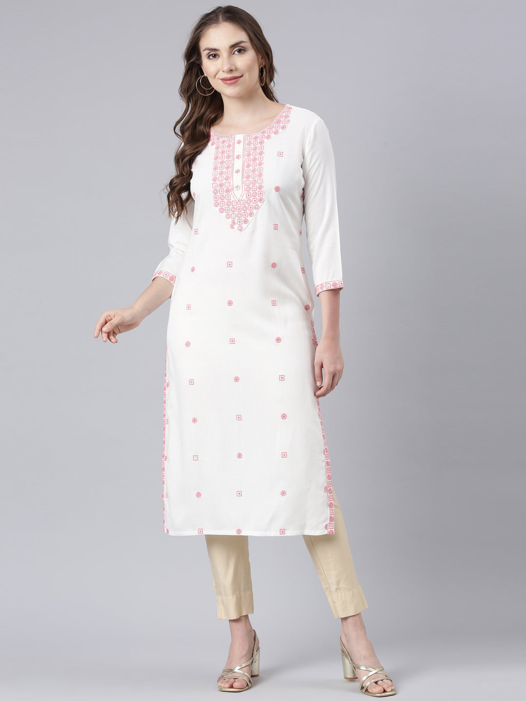 Neerus Pink rayon printed floral kurta - detail view 3