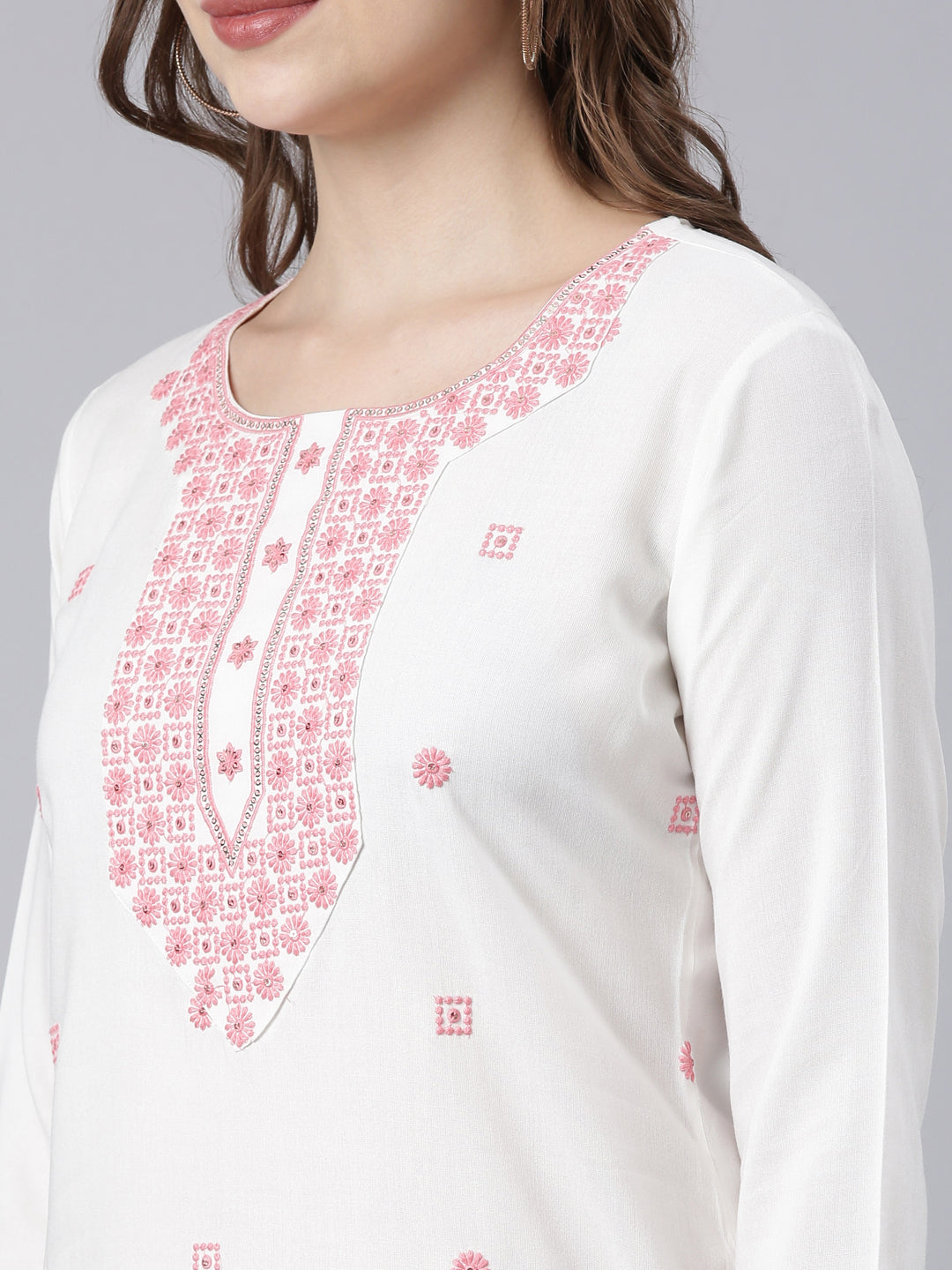 Neerus Pink rayon printed floral kurta - detail view 2