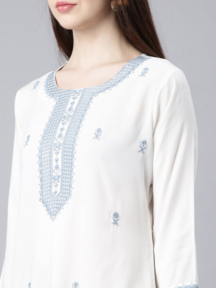 Neerus Grey rayon printed straight kurta - detail view 1