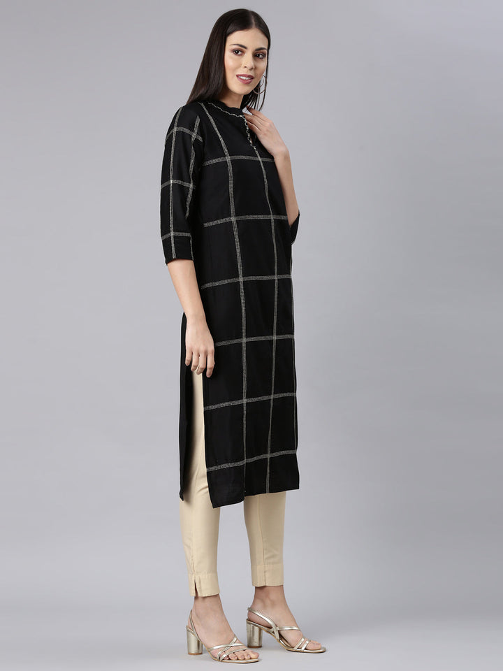 Neerus Black cotton solid straight kurta - side view