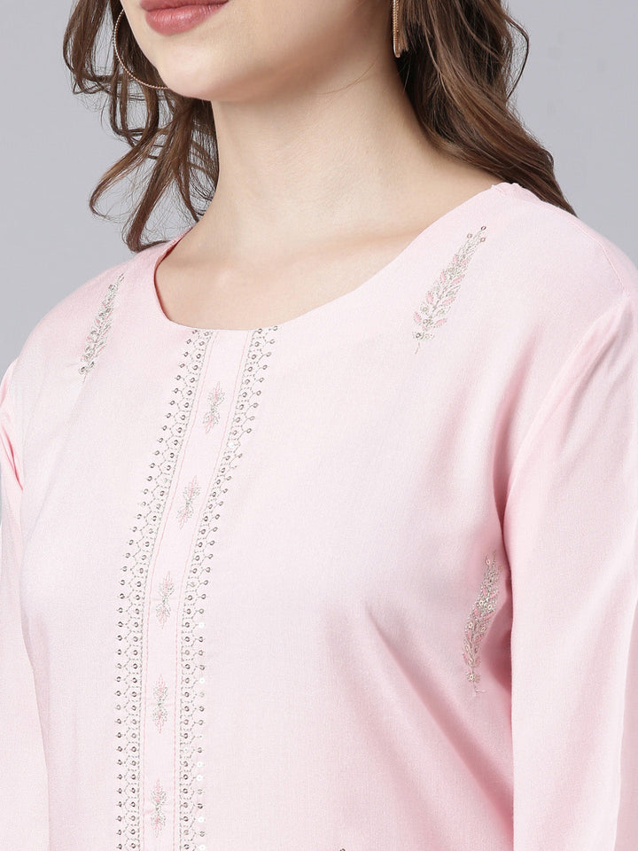Neerus Pink printed floral straight kurta - detail view 2