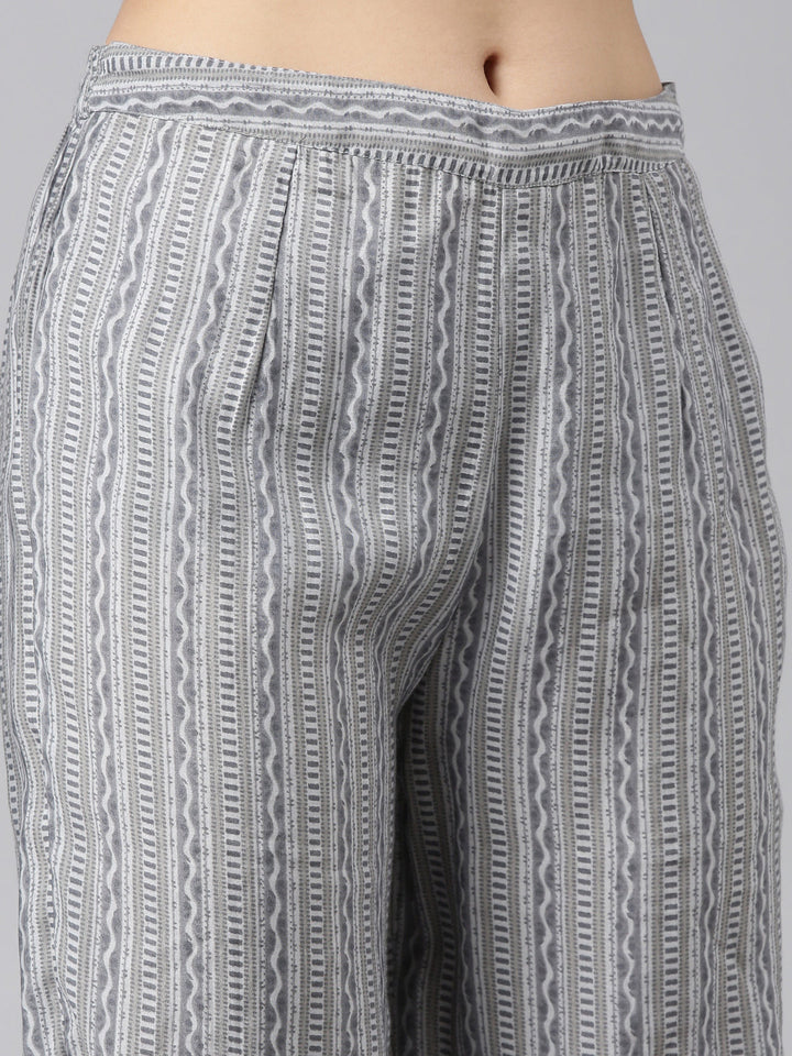 Neerus Grey printed straight kurta set with dupatta - detail view 3