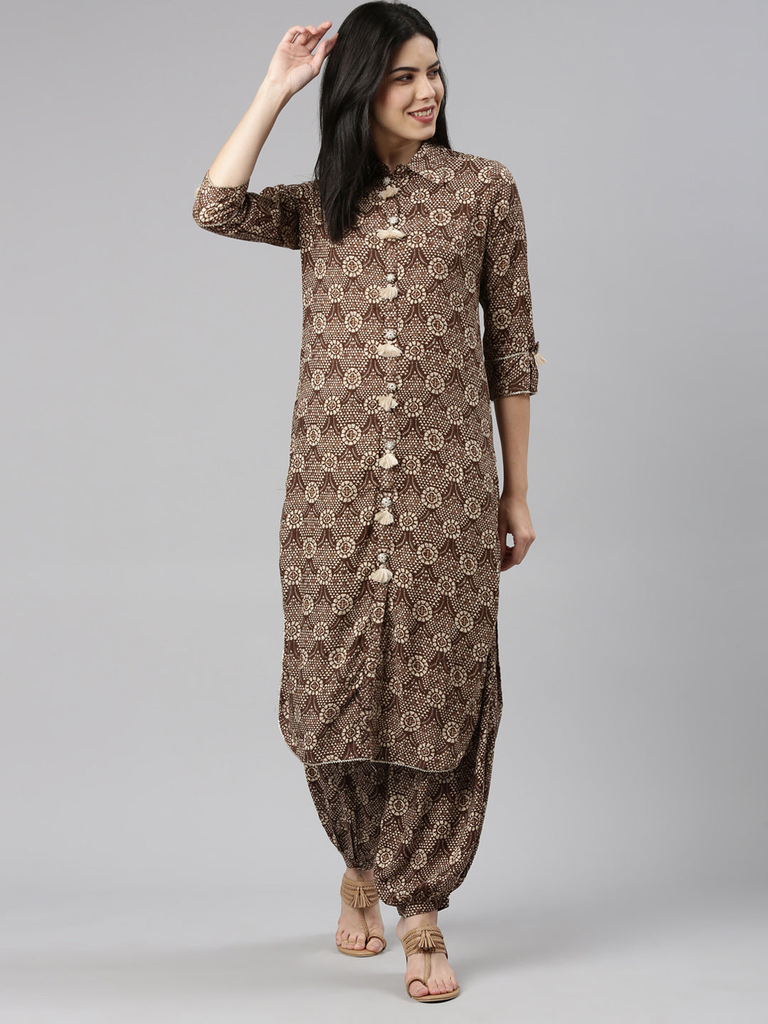 Neerus Brown rayon printed kurta set - detail view 2