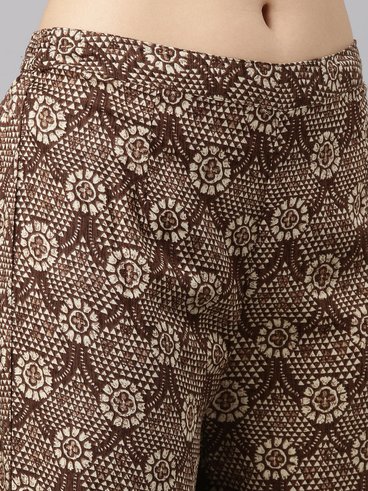 Neerus Brown rayon printed kurta set - detail view 3