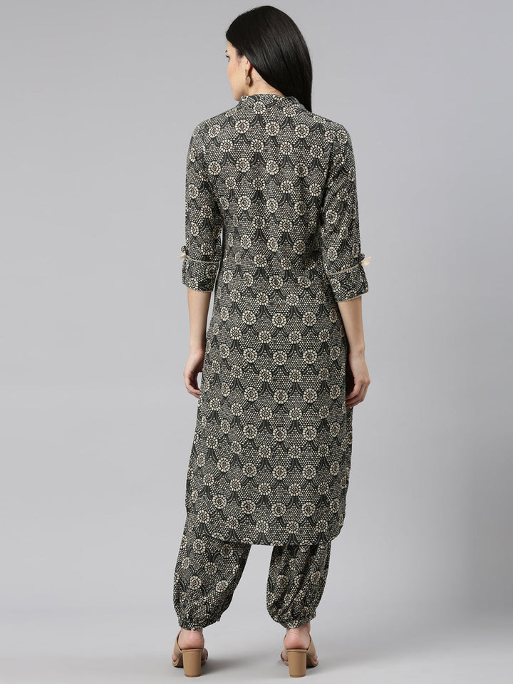 Neerus Grey rayon printed kurta set - side view