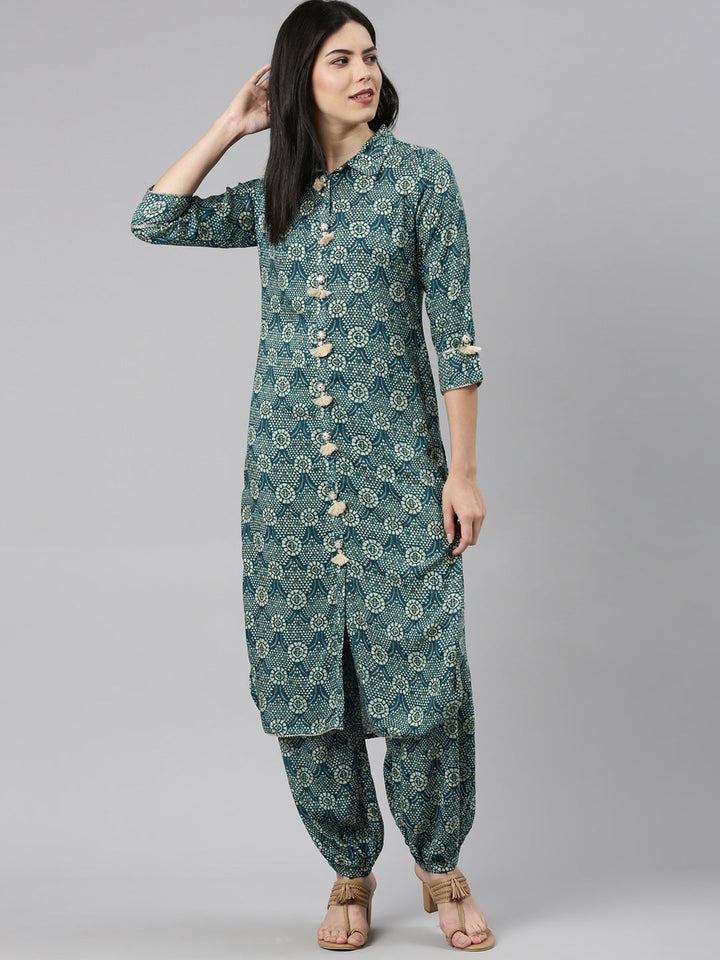 Neerus Green rayon printed kurta set - detail view 2