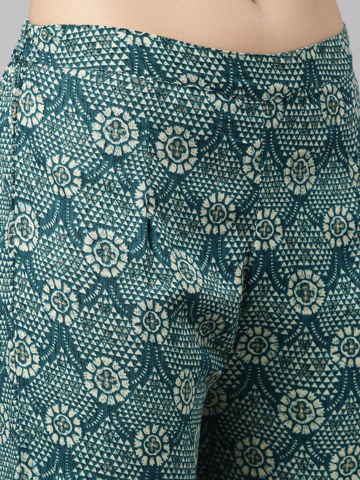 Neerus Green rayon printed kurta set - detail view 3