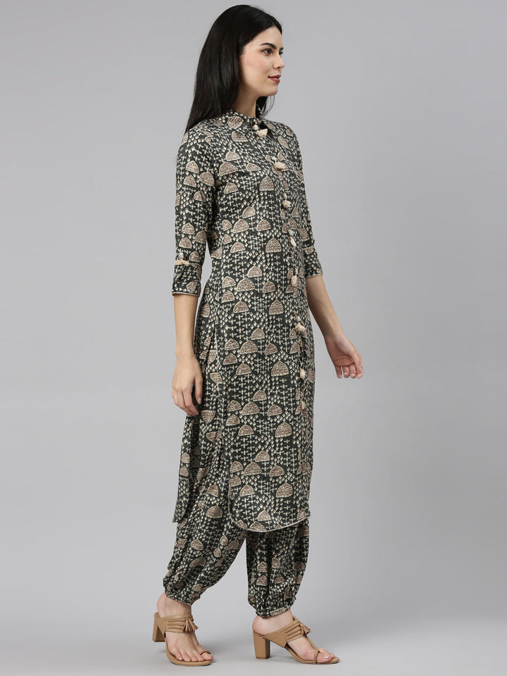 Neerus Grey rayon printed kurta set - back view