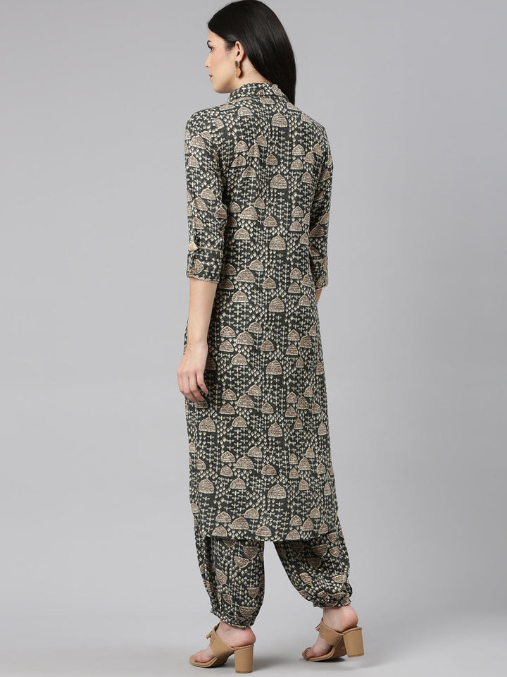 Neerus Grey rayon printed kurta set - side view