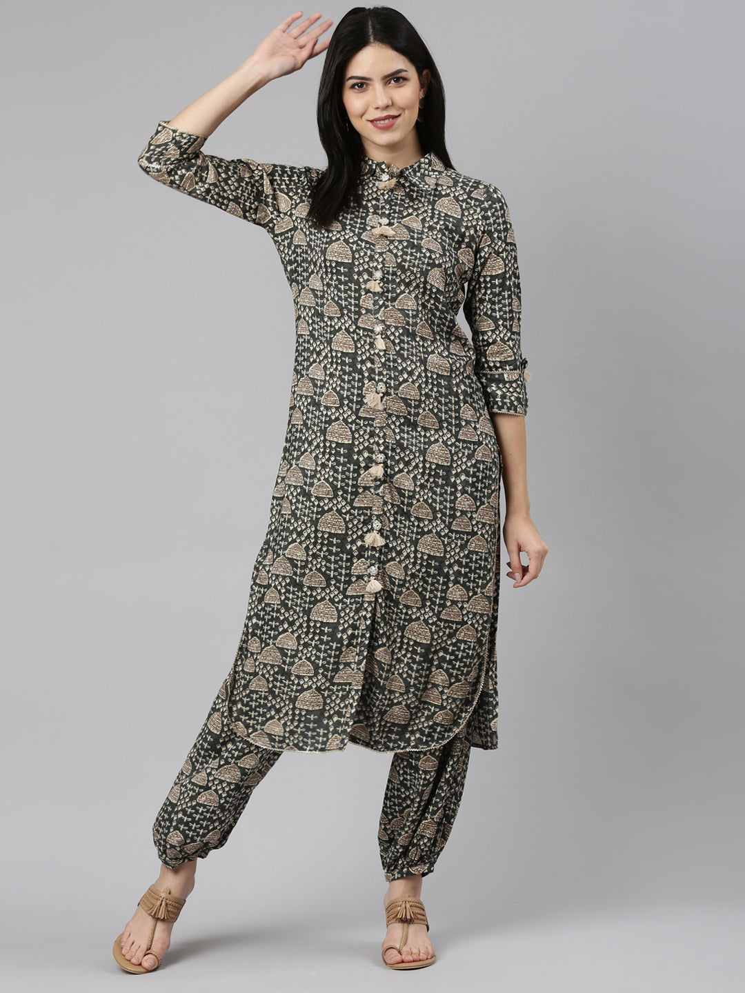 Neerus Grey rayon printed kurta set - detail view 2