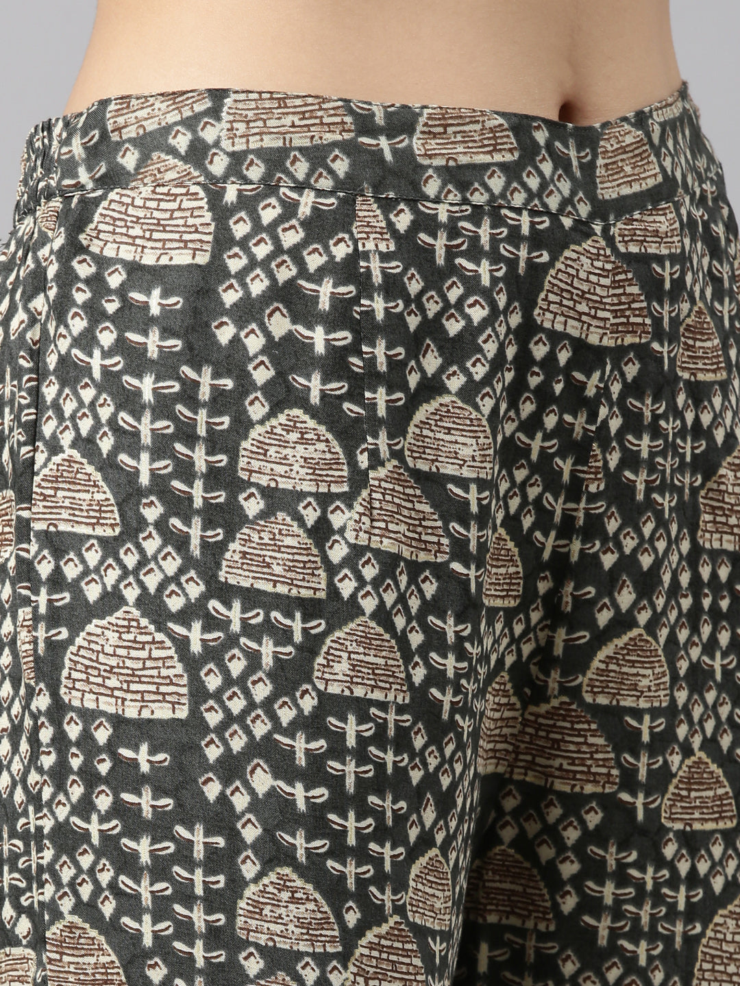 Neerus Grey rayon printed kurta set - detail view 3