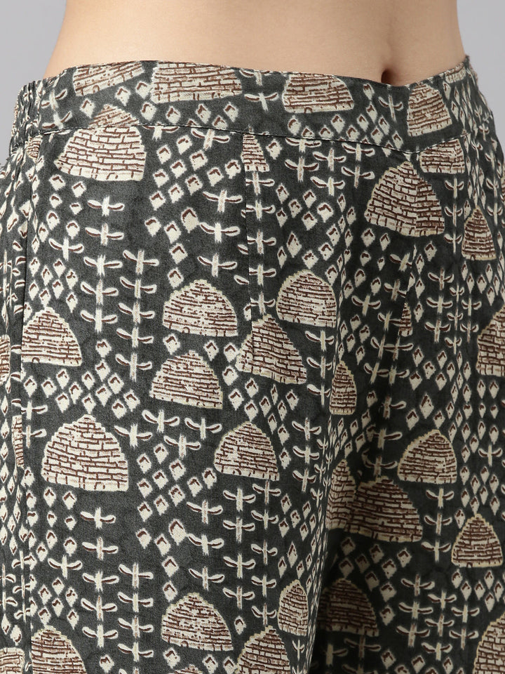 Neerus Grey rayon printed kurta set - detail view 3