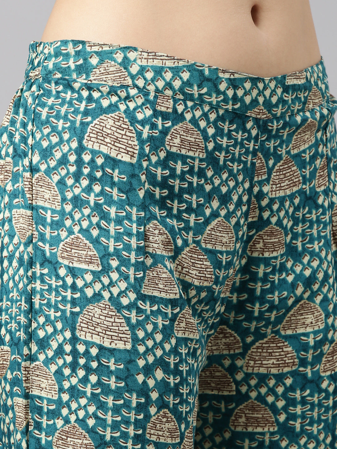 Neerus Green rayon printed kurta set - detail view 3