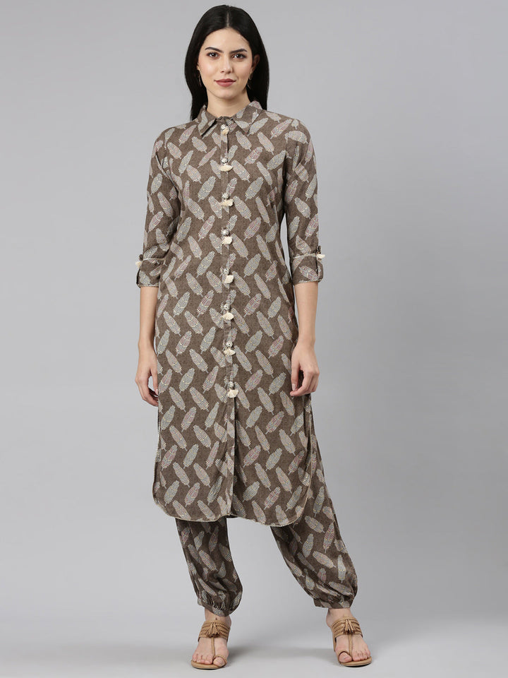 Neerus Green rayon printed straight kurti set - front view