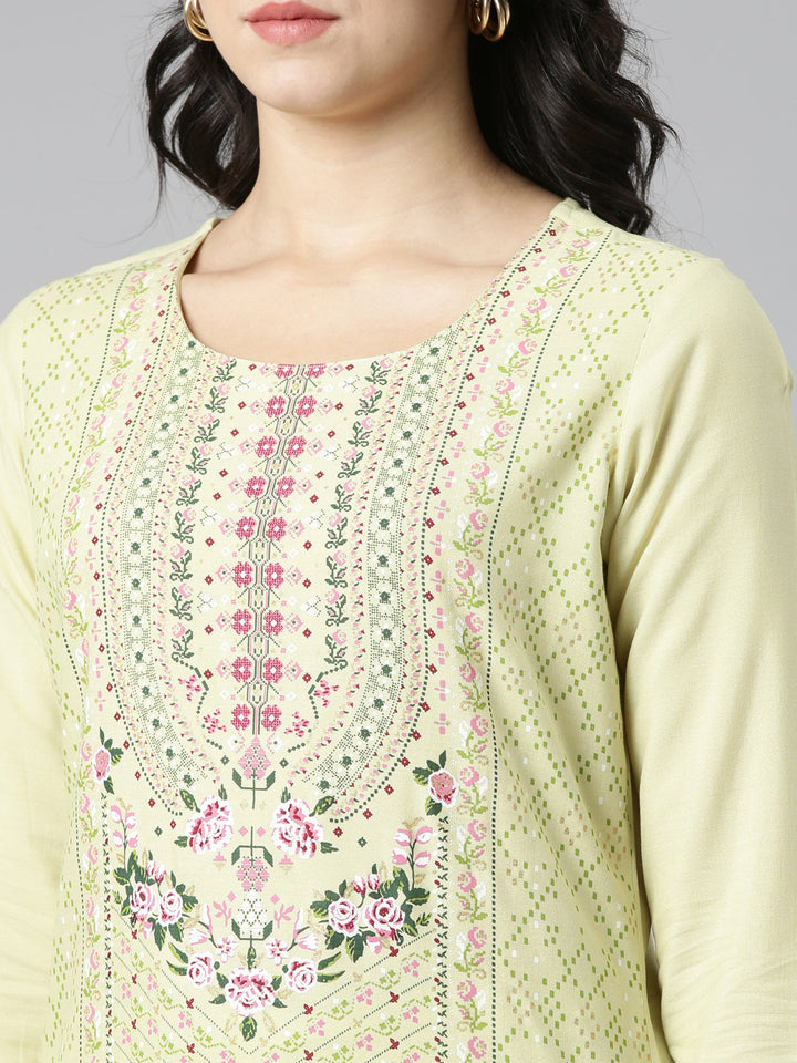 Neerus Green printed straight kurti - detail view 1