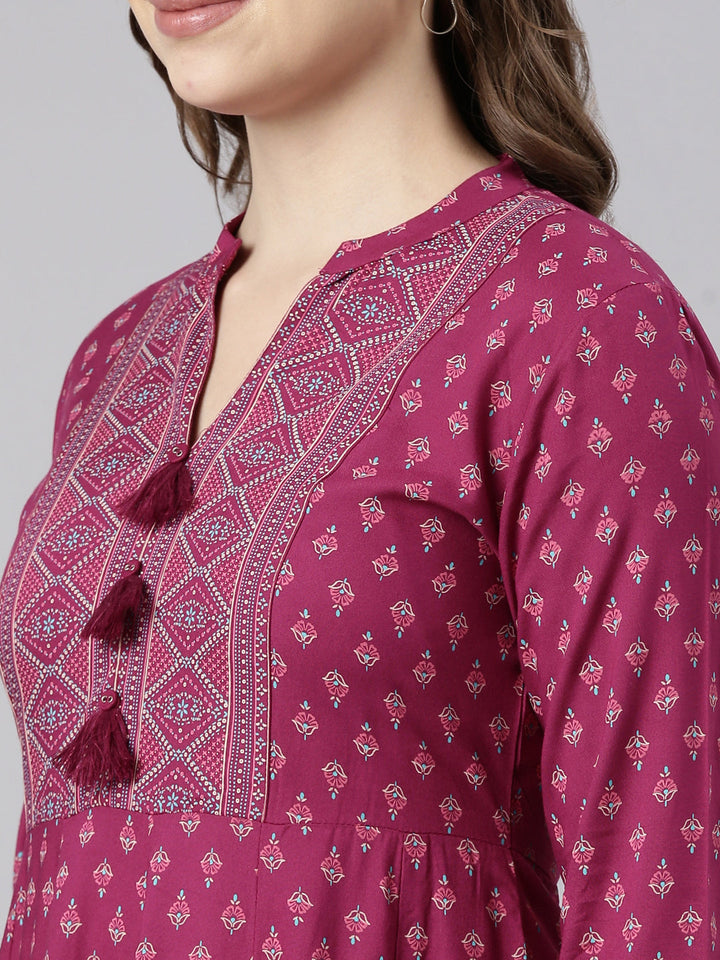 Neerus Pink floral printed straight kurti - detail view 2