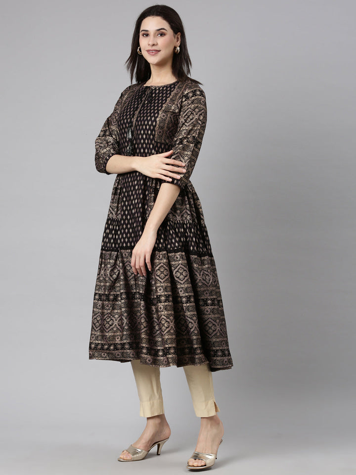 Neerus Black cotton printed floral straight kurti - back view