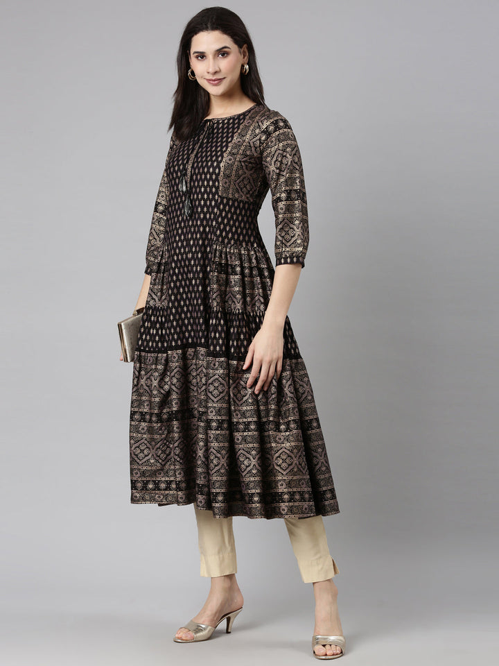 Neerus Black cotton printed floral straight kurti - detail view 2