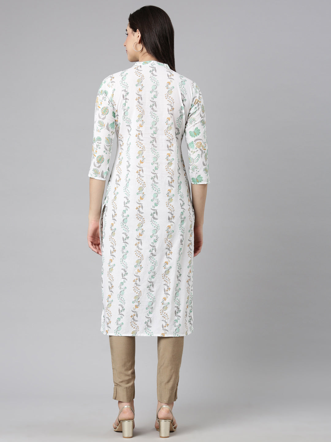 Neerus Green printed floral straight kurti - side view