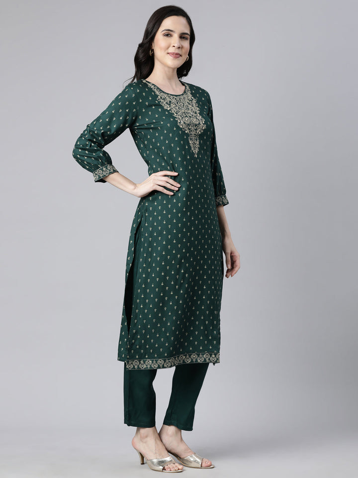 Neerus Green printed floral suit set - back view