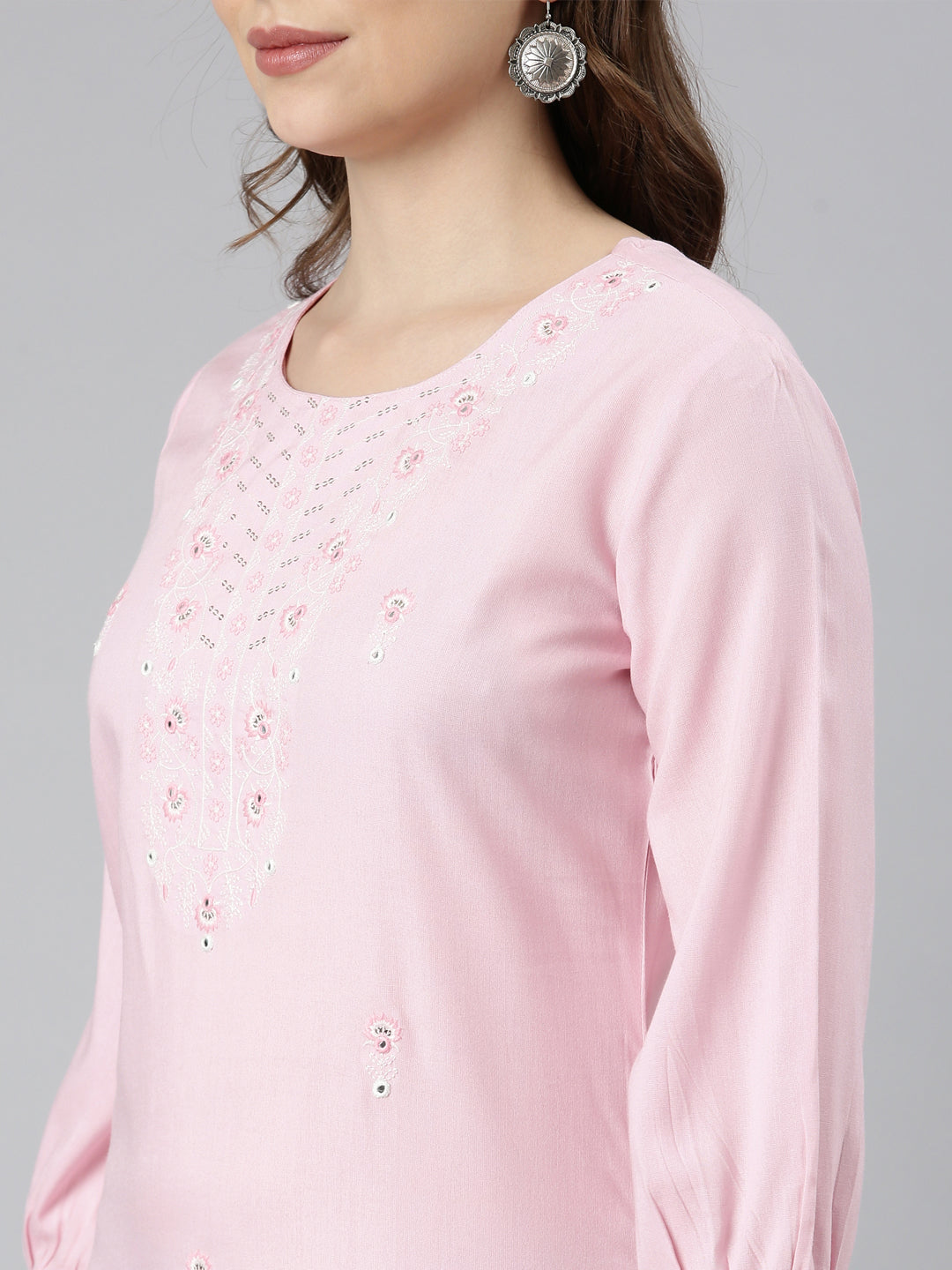 Neerus Pink rayon printed floral straight kurti - detail view 2