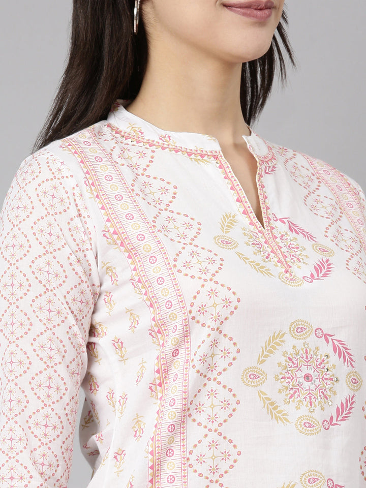 Neerus Pink cotton printed floral suit set - detail view 1