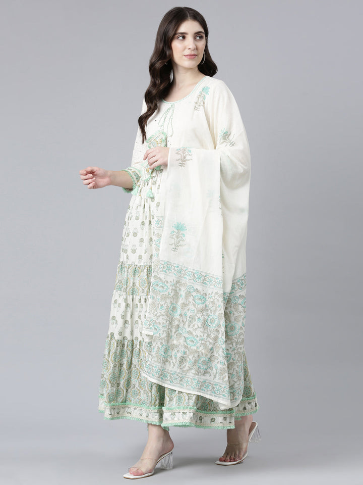 Neerus Green cotton printed kurta set with trouser and dupatta - detail view 2
