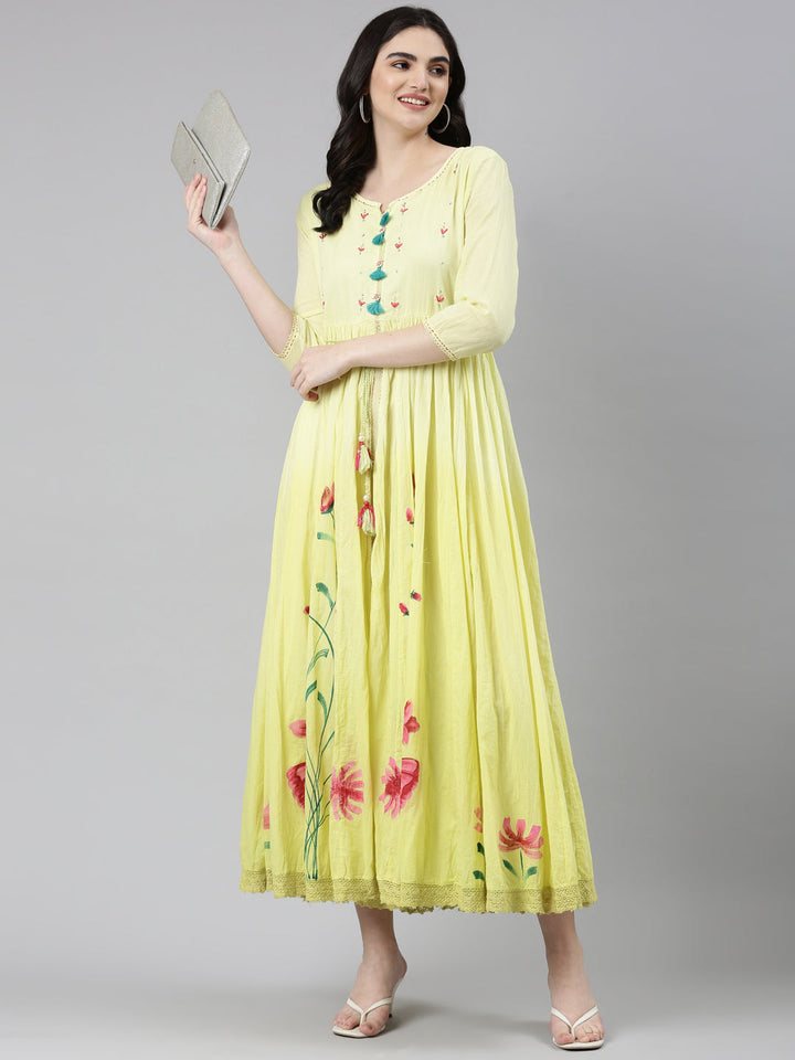 Neerus Yellow printed straight dress - detail view 2