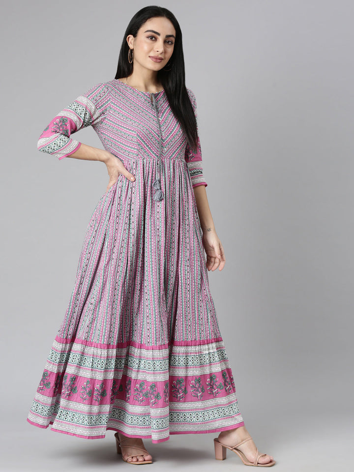 Neerus Pink cotton printed maxi dress - detail view 2