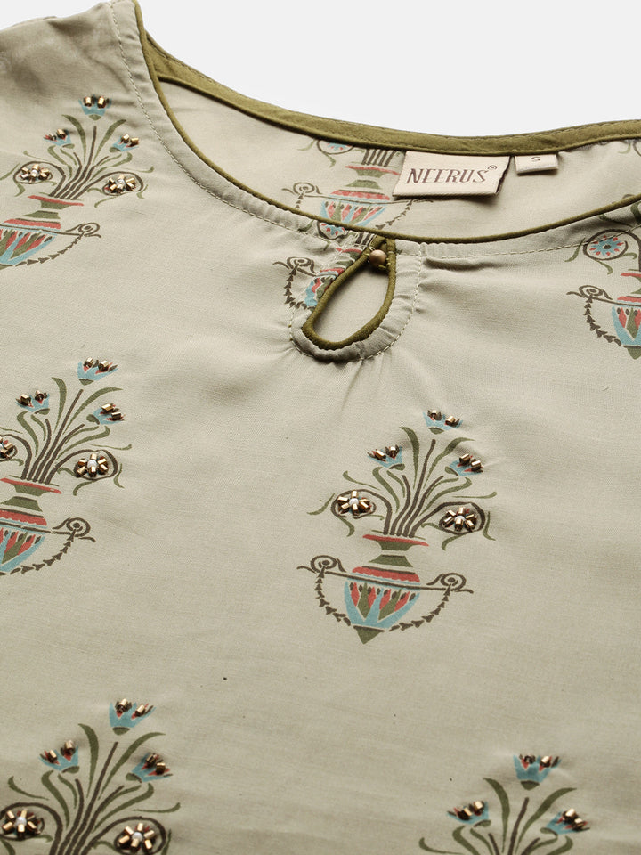 Neerus Green Muslin Printed Straight Kurta - back view
