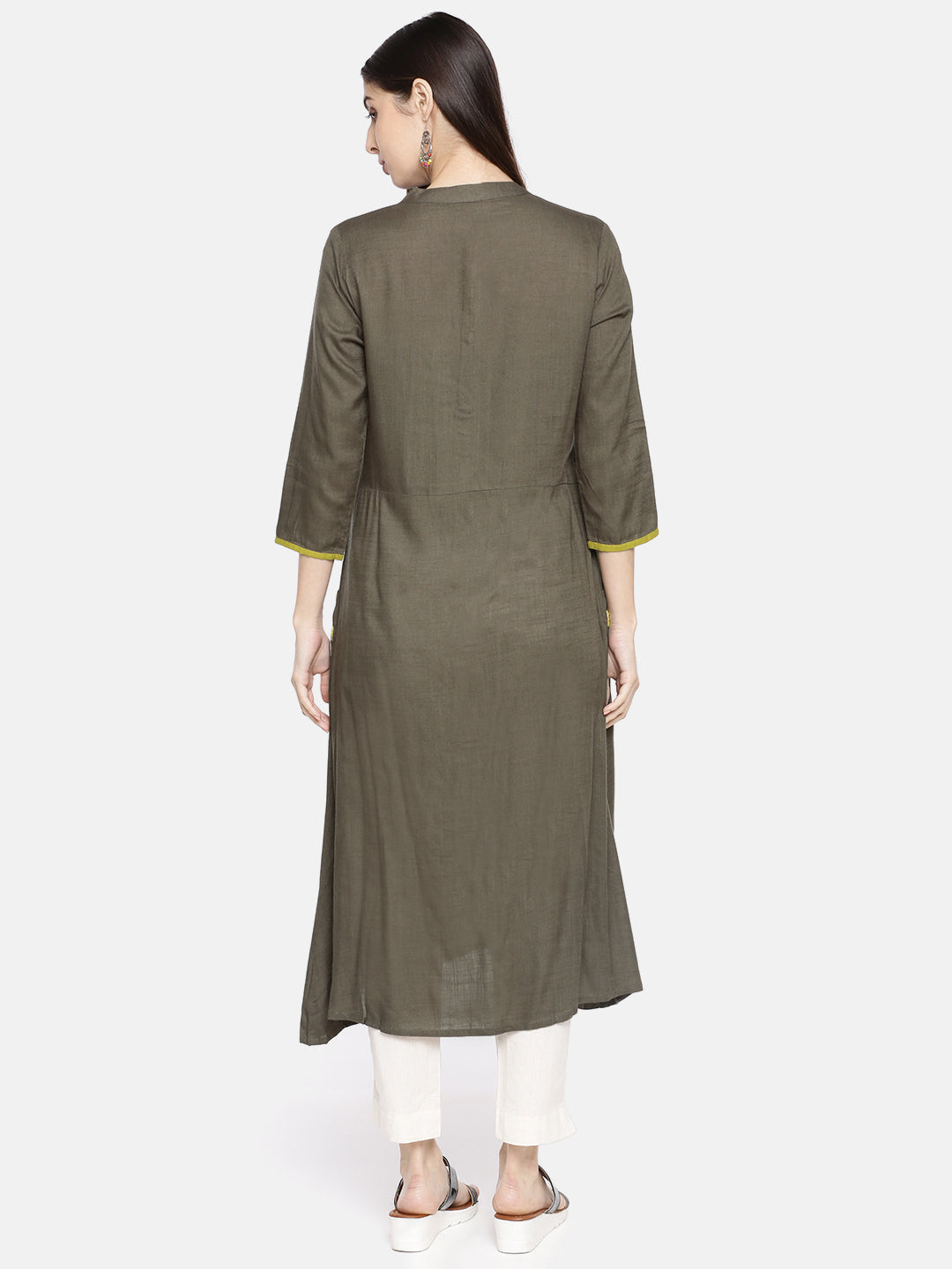 Neerus Green rayon embroidered straight kurta - detail view 2