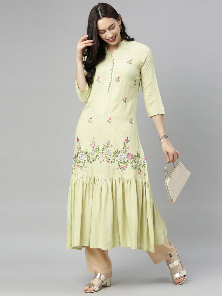 Neerus Green Rayon Solid Tunic Dress - detail view 4