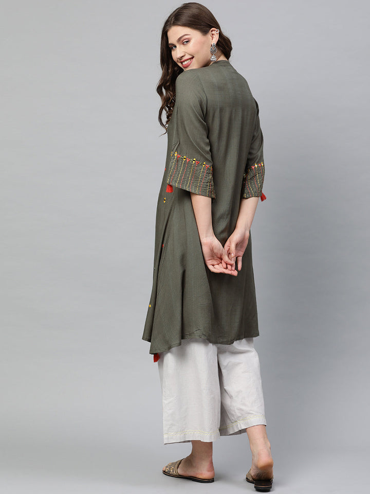 Neerus Green rayon embroidered straight kurta - detail view 1